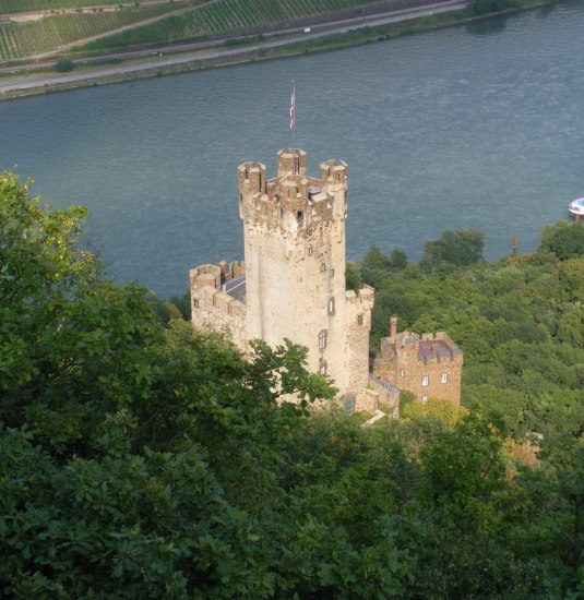 Der Rhein-Burgen-Weg Der Rhein-Burgen-Weg