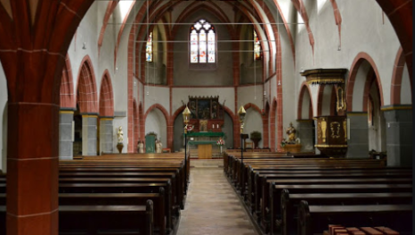 Kirchenschiff | &copy; hic-sunt-dracones.de